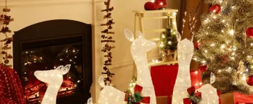 pre-lit-Christmas-trees